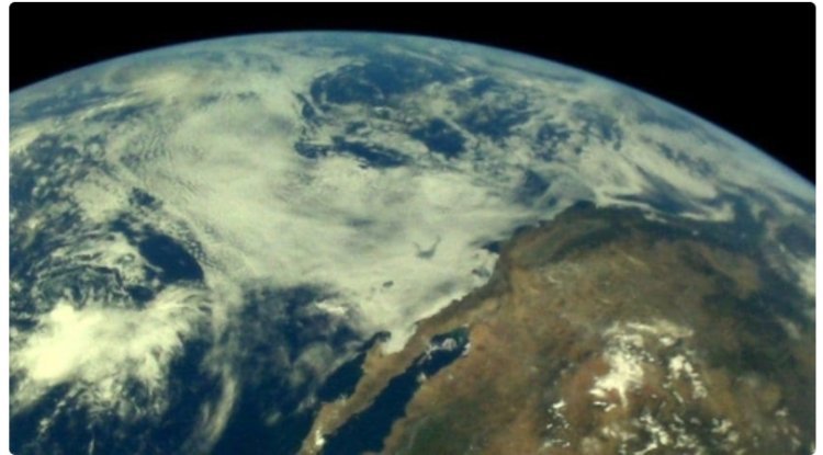 Bangladeshi students reject PM's olive branch after protests.