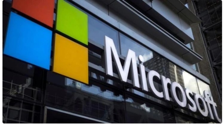 Microsoft Cloud outage grounds flights, disrupts US airlines.
