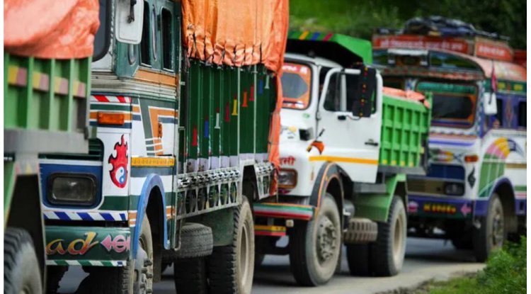 Gang steals turmeric truck in Nizamabad, posing as RTA.