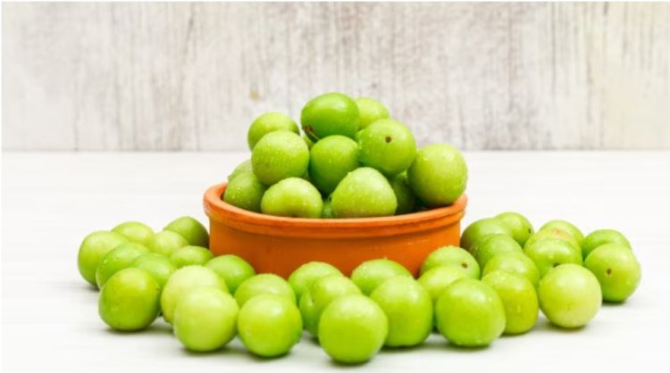 Is it possible to treat iron deficiency during menstruation with gooseberry jam?