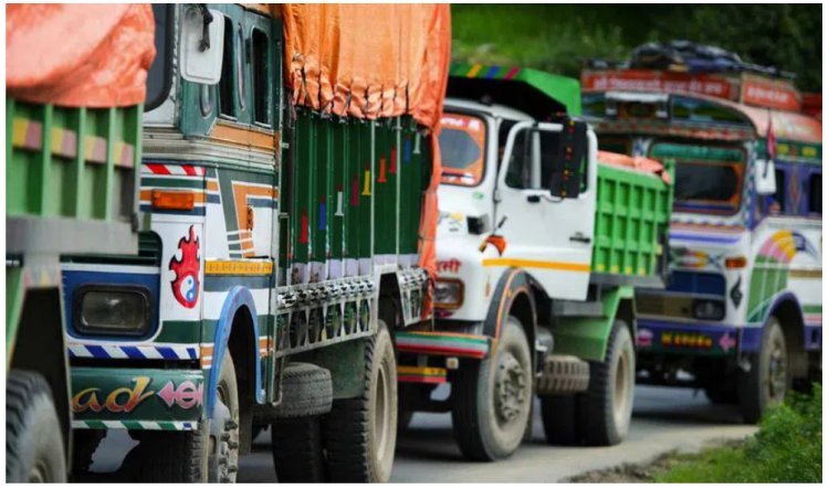 Gang steals turmeric truck in Nizamabad, posing as RTA.