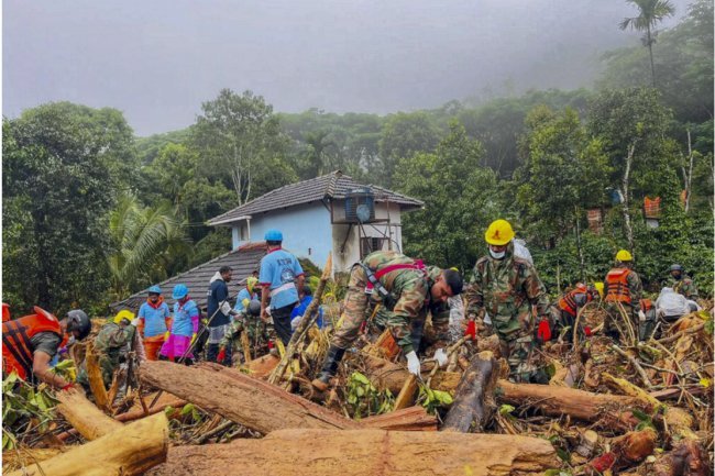 Kerala landslides: As medical personnel struggle to save surviving, the autopsy count rises.