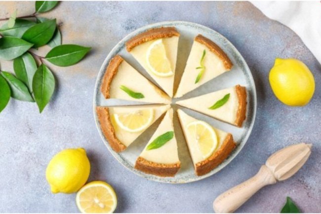 Blake Lively, star of "It Ends With Us," enjoys a nice key lime pie.