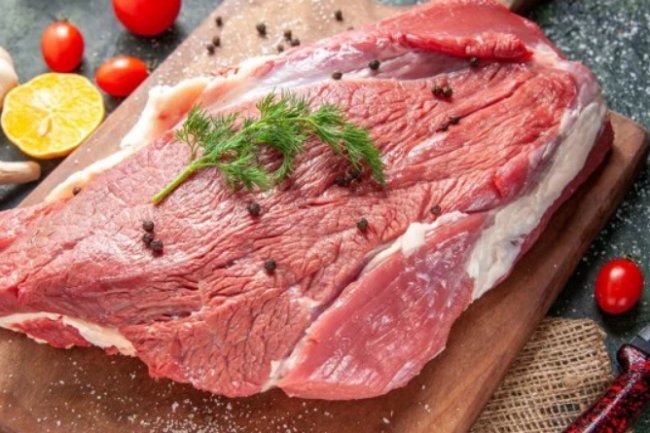 A study associates red meat's hemoglobin with a 26% higher risk of diabetes.