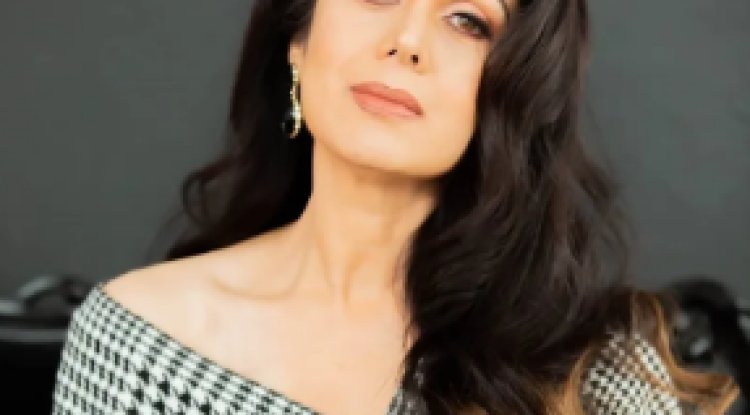 Meenakshi Seshadri: "They Don't Have To Factor In Childbirth, Pregnancy" when discussing why actors have longer careers in show business.