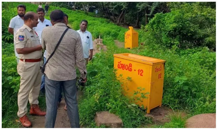 Medak: Two temple hundis at Edupayala are taken by thieves