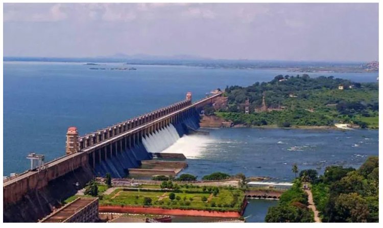 Minister, Andhra Pradesh experts tour Tungabhadra Dam.